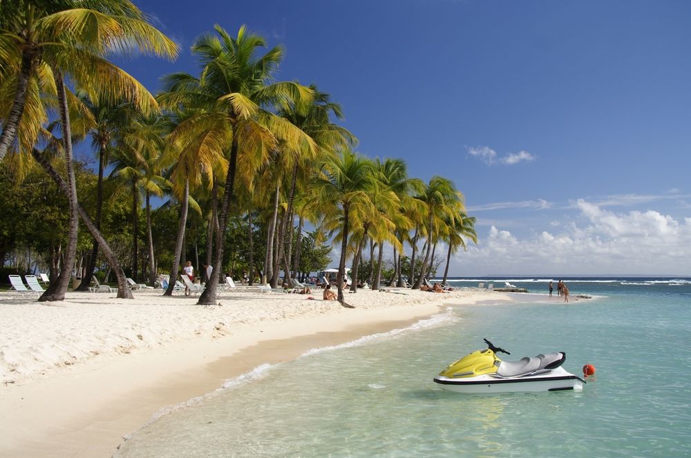 Farniente sur la plage en Guadeloupe
